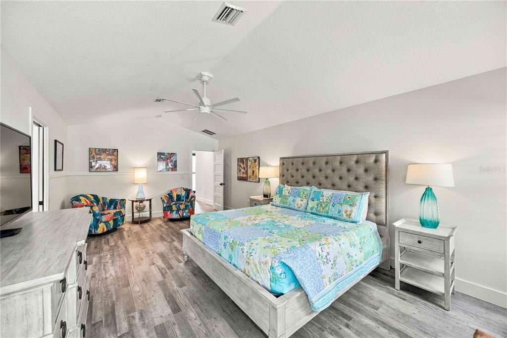 Active With Contract: $1,379,000 (3 beds, 2 baths, 2222 Square Feet)
