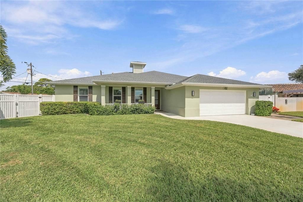 Active With Contract: $1,379,000 (3 beds, 2 baths, 2222 Square Feet)