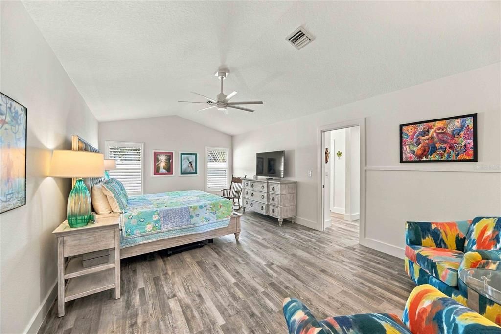 Active With Contract: $1,379,000 (3 beds, 2 baths, 2222 Square Feet)