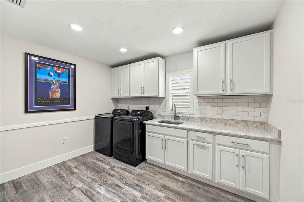 Active With Contract: $1,379,000 (3 beds, 2 baths, 2222 Square Feet)