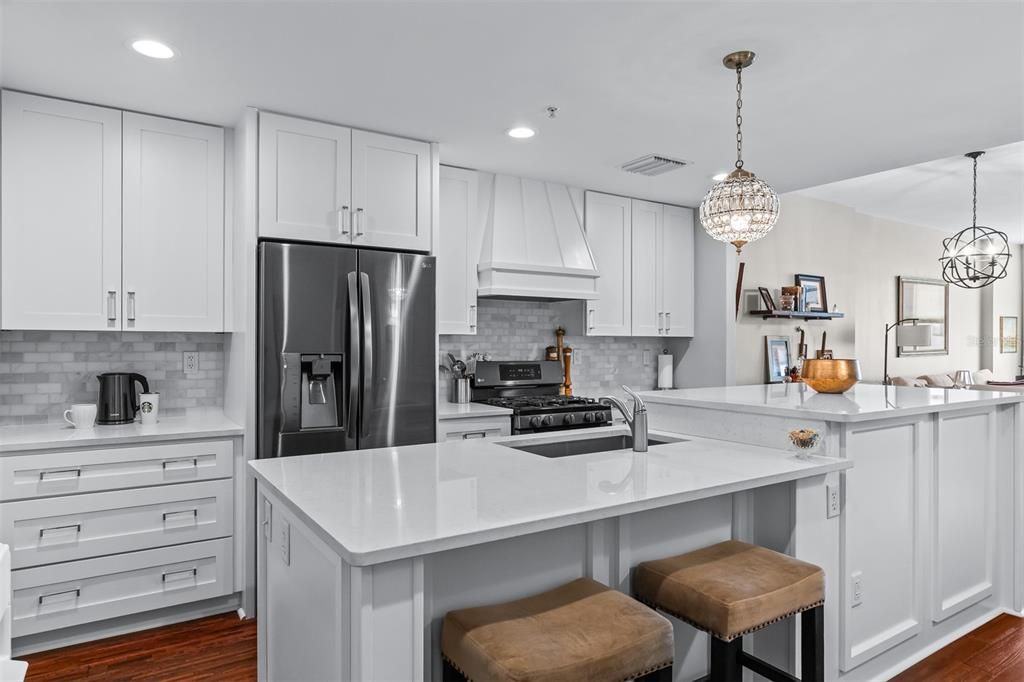 For Sale: $369,990 (2 beds, 1 baths, 1050 Square Feet)