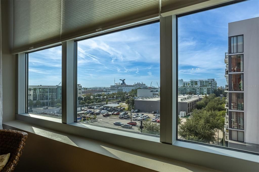 For Sale: $369,990 (2 beds, 1 baths, 1050 Square Feet)