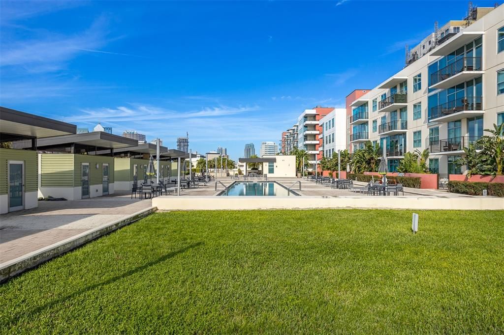 For Sale: $369,990 (2 beds, 1 baths, 1050 Square Feet)