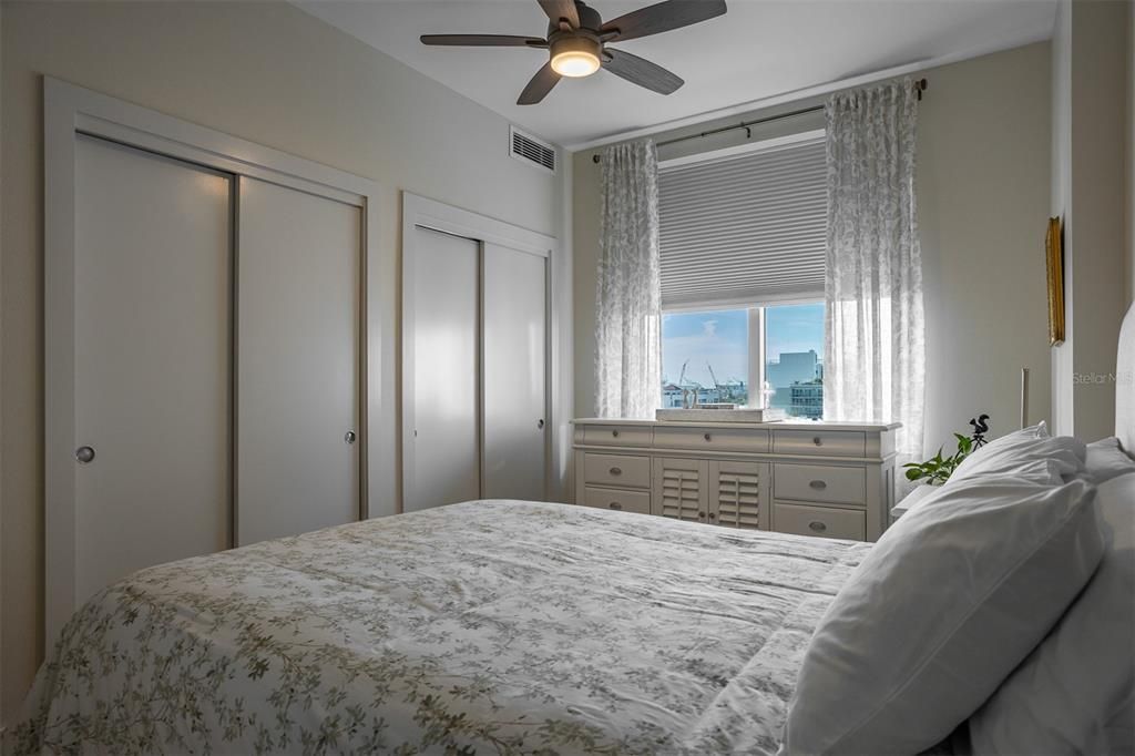 For Sale: $369,990 (2 beds, 1 baths, 1050 Square Feet)