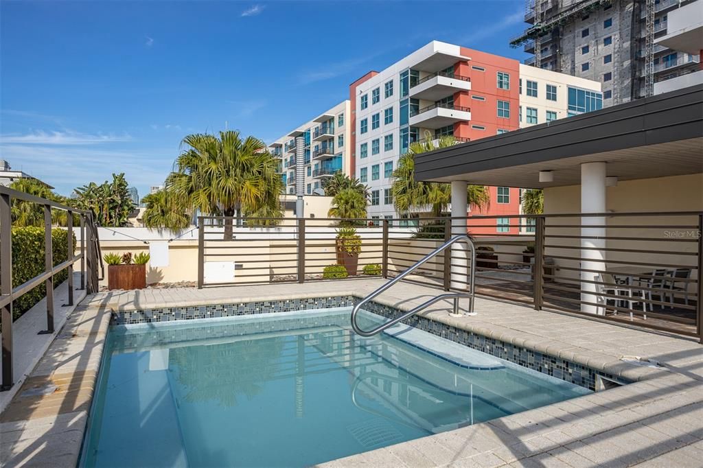 For Sale: $369,990 (2 beds, 1 baths, 1050 Square Feet)