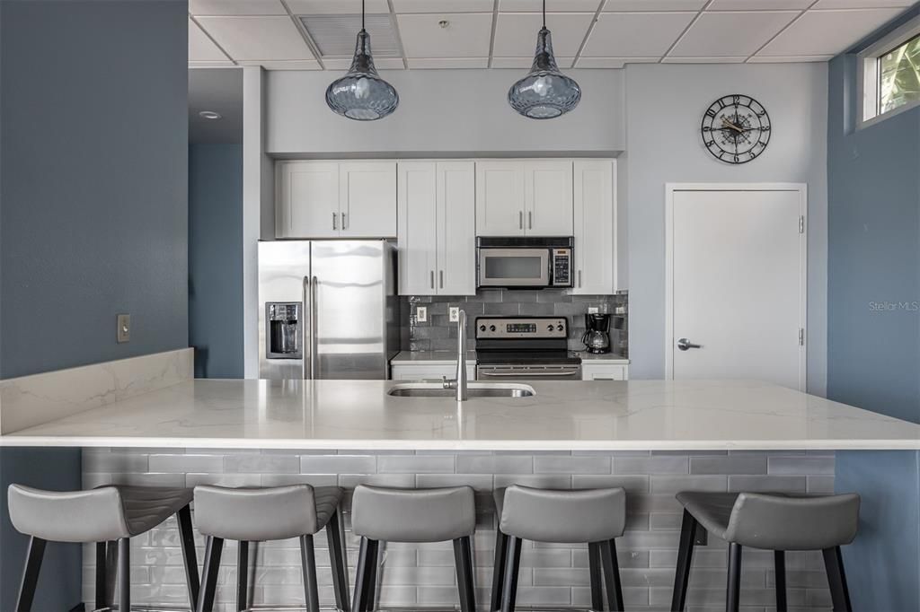 For Sale: $369,990 (2 beds, 1 baths, 1050 Square Feet)