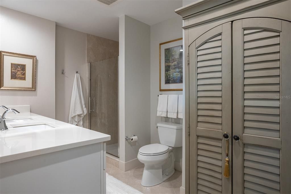 For Sale: $369,990 (2 beds, 1 baths, 1050 Square Feet)