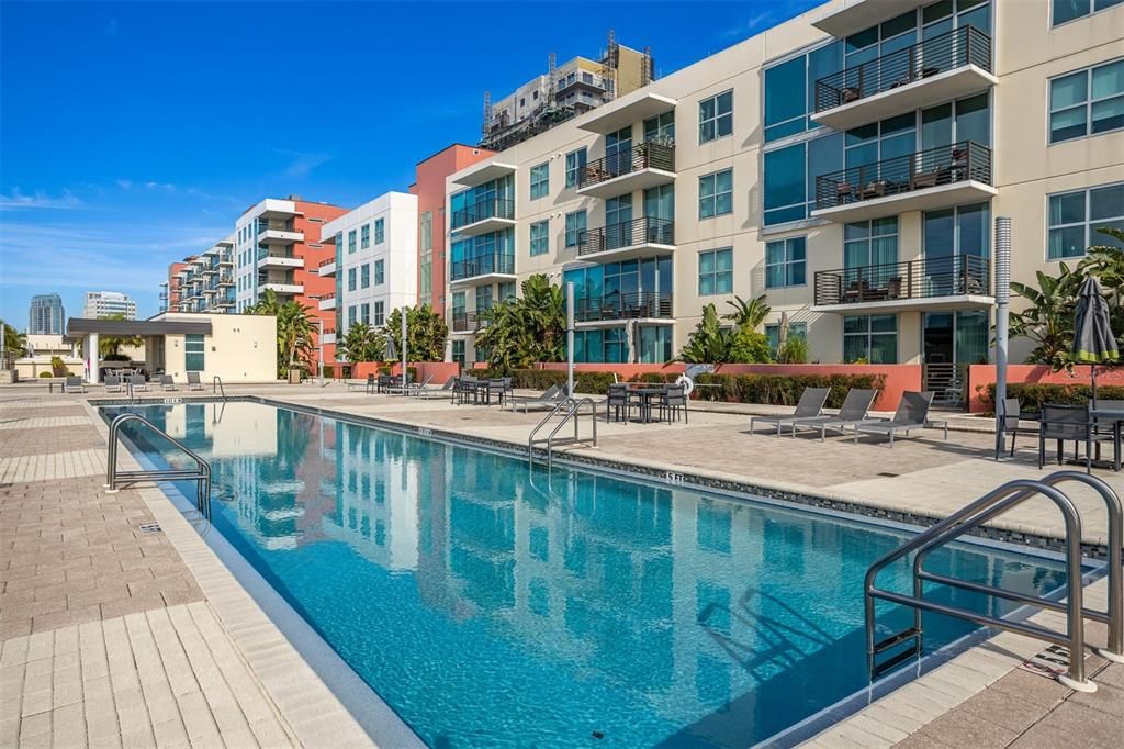 For Sale: $369,990 (2 beds, 1 baths, 1050 Square Feet)
