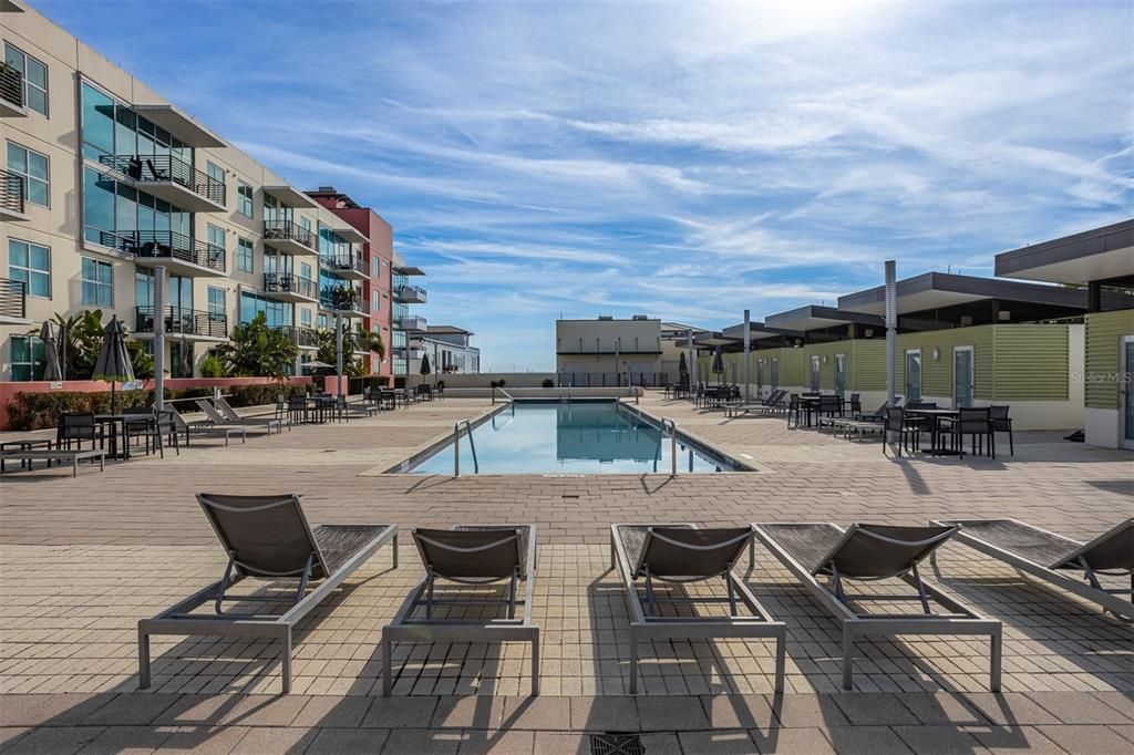 For Sale: $369,990 (2 beds, 1 baths, 1050 Square Feet)