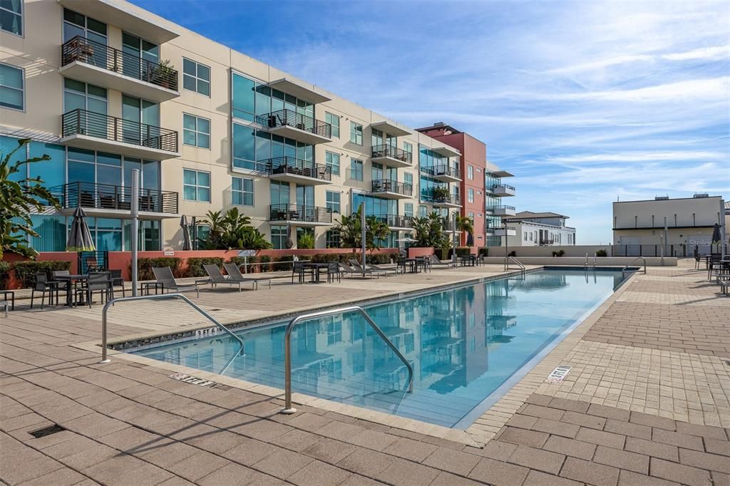 For Sale: $369,990 (2 beds, 1 baths, 1050 Square Feet)