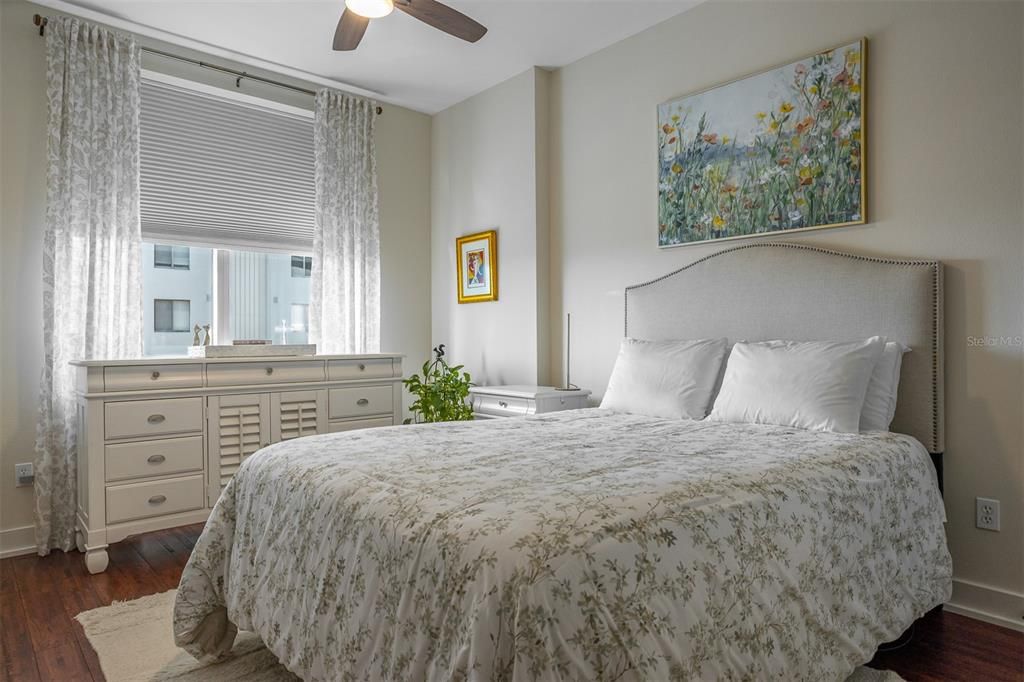 For Sale: $369,990 (2 beds, 1 baths, 1050 Square Feet)