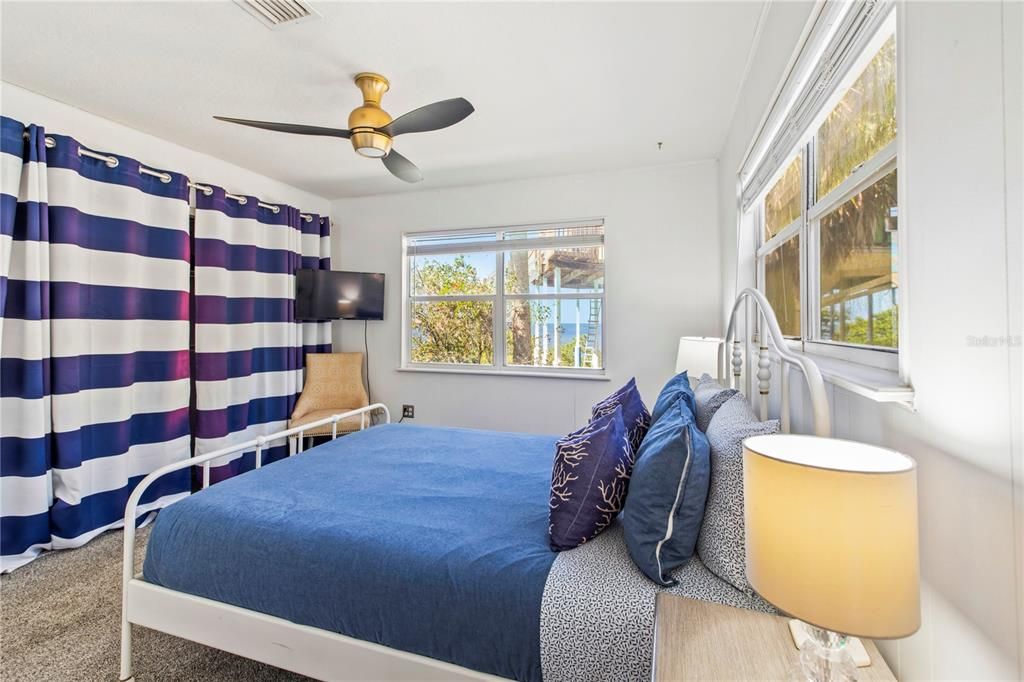 For Sale: $549,000 (3 beds, 1 baths, 1224 Square Feet)