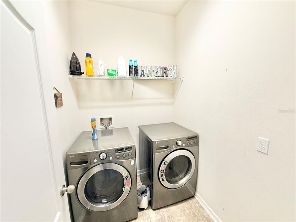 En Venta: $349,900 (4 camas, 2 baños, 1883 Pies cuadrados)