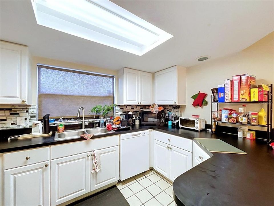 En Venta: $265,000 (3 camas, 2 baños, 1510 Pies cuadrados)