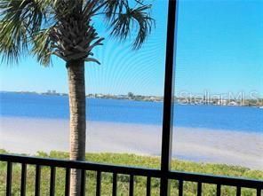 For Rent: $2,400 (2 beds, 2 baths, 1121 Square Feet)