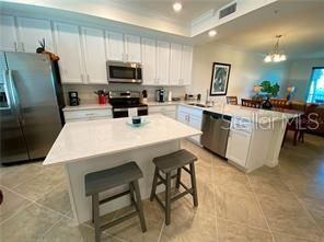 For Rent: $2,400 (2 beds, 2 baths, 1121 Square Feet)