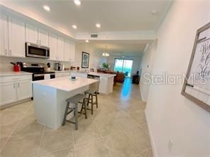 For Rent: $2,400 (2 beds, 2 baths, 1121 Square Feet)