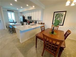 For Rent: $2,400 (2 beds, 2 baths, 1121 Square Feet)