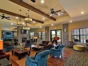 For Rent: $2,400 (2 beds, 2 baths, 1121 Square Feet)