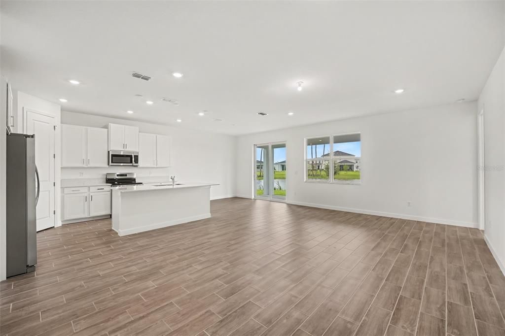 For Rent: $2,600 (4 beds, 2 baths, 1937 Square Feet)