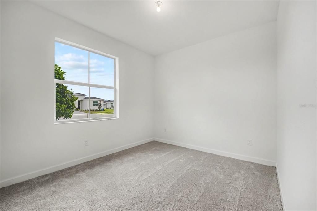 For Rent: $2,600 (4 beds, 2 baths, 1937 Square Feet)