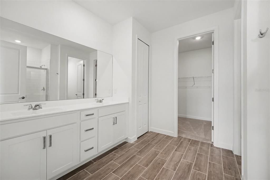For Rent: $2,600 (4 beds, 2 baths, 1937 Square Feet)