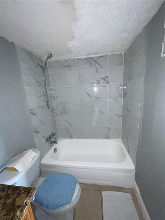 For Rent: $1,400 (2 beds, 2 baths, 976 Square Feet)