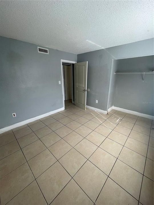 For Rent: $1,400 (2 beds, 2 baths, 976 Square Feet)