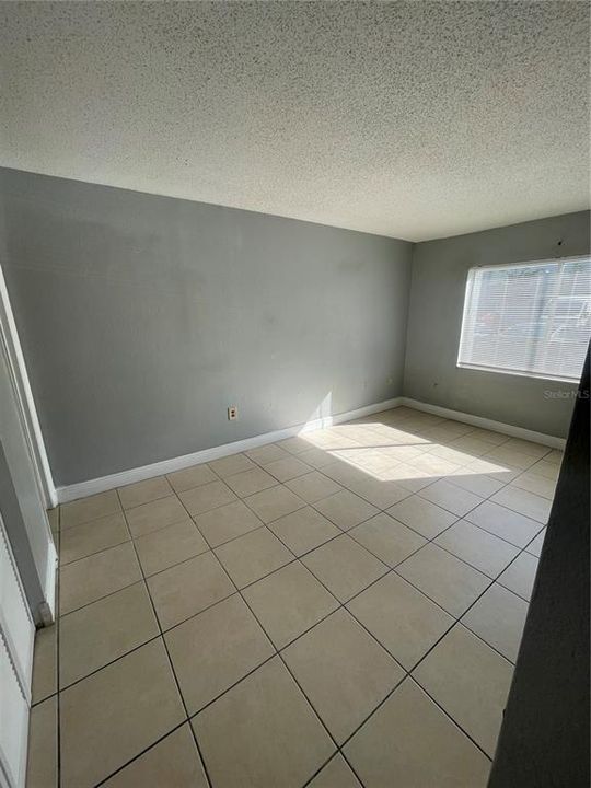 For Rent: $1,400 (2 beds, 2 baths, 976 Square Feet)