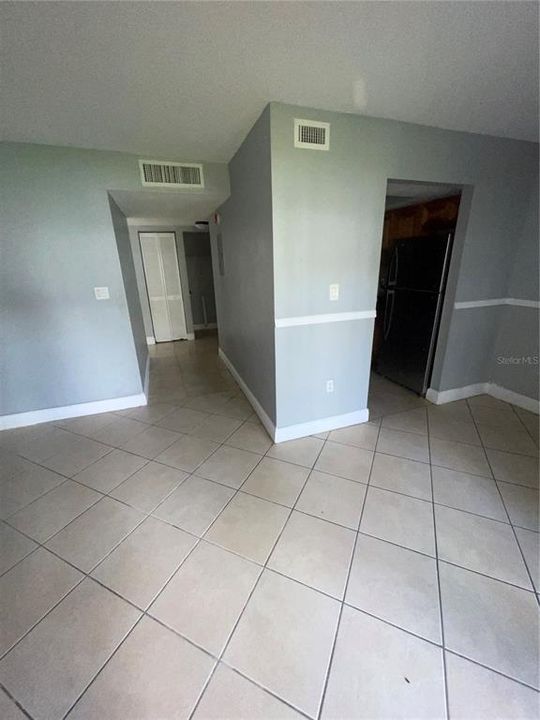 For Rent: $1,400 (2 beds, 2 baths, 976 Square Feet)