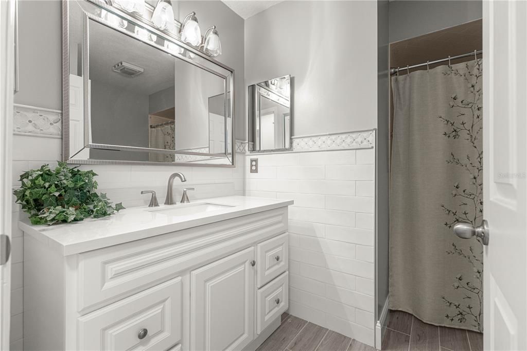 For Sale: $259,900 (2 beds, 2 baths, 1390 Square Feet)