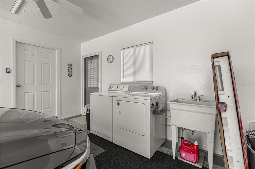 For Sale: $259,900 (2 beds, 2 baths, 1390 Square Feet)