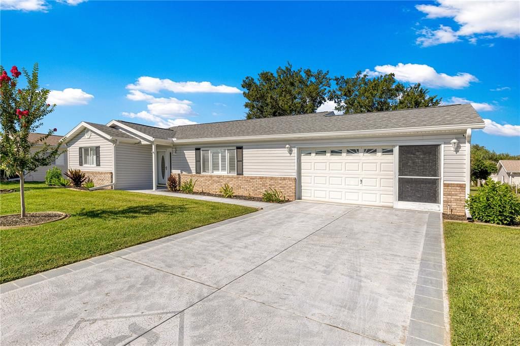 For Sale: $259,900 (2 beds, 2 baths, 1390 Square Feet)