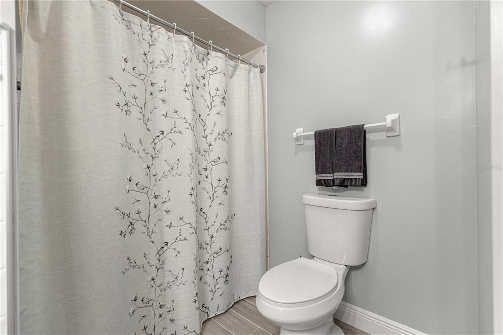 For Sale: $259,900 (2 beds, 2 baths, 1390 Square Feet)