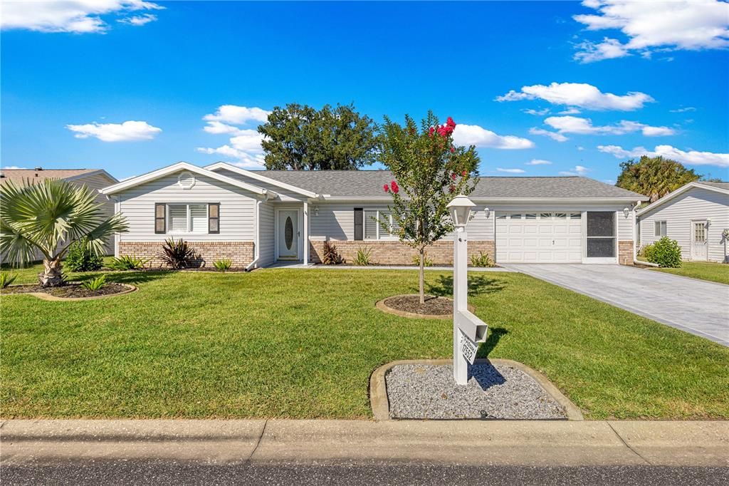 For Sale: $259,900 (2 beds, 2 baths, 1390 Square Feet)