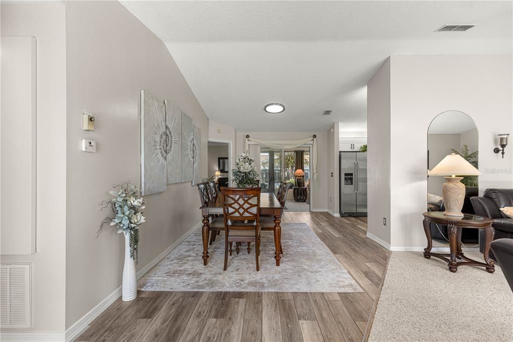 For Sale: $259,900 (2 beds, 2 baths, 1390 Square Feet)