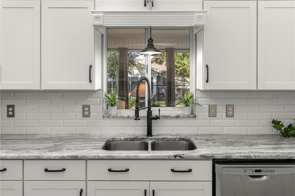 For Sale: $259,900 (2 beds, 2 baths, 1390 Square Feet)