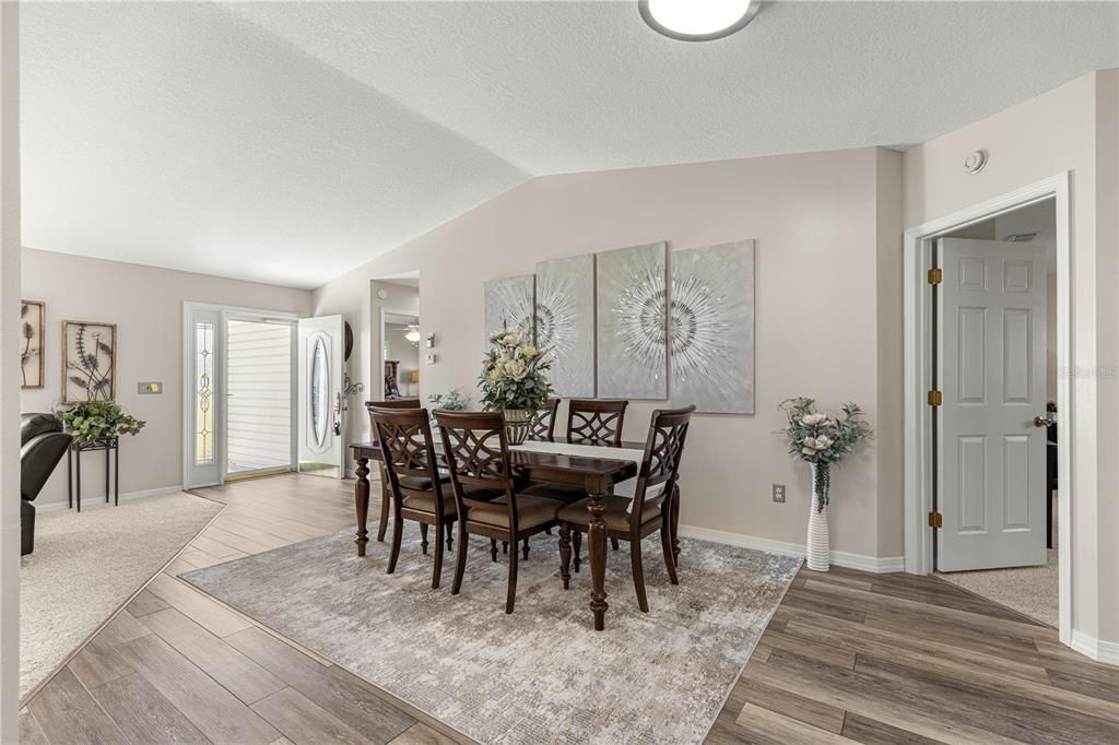 For Sale: $259,900 (2 beds, 2 baths, 1390 Square Feet)