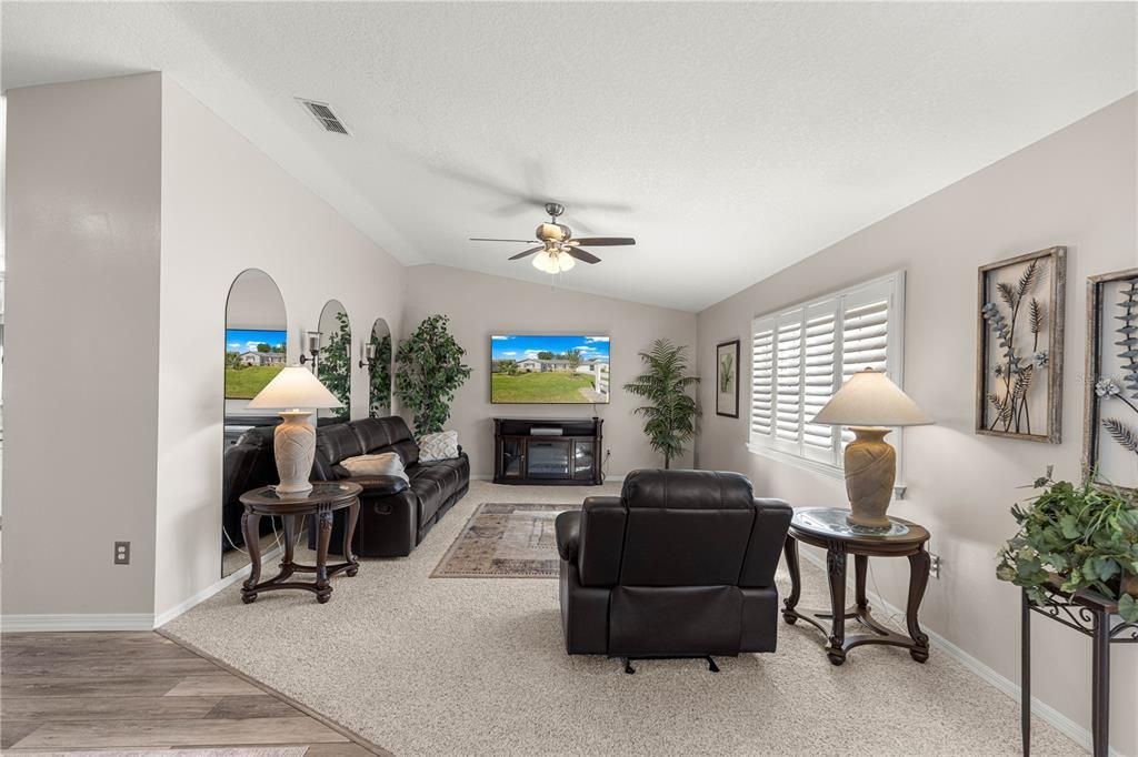 For Sale: $259,900 (2 beds, 2 baths, 1390 Square Feet)