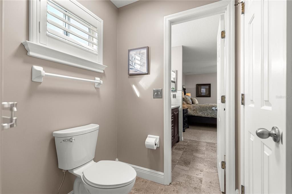 For Sale: $259,900 (2 beds, 2 baths, 1390 Square Feet)