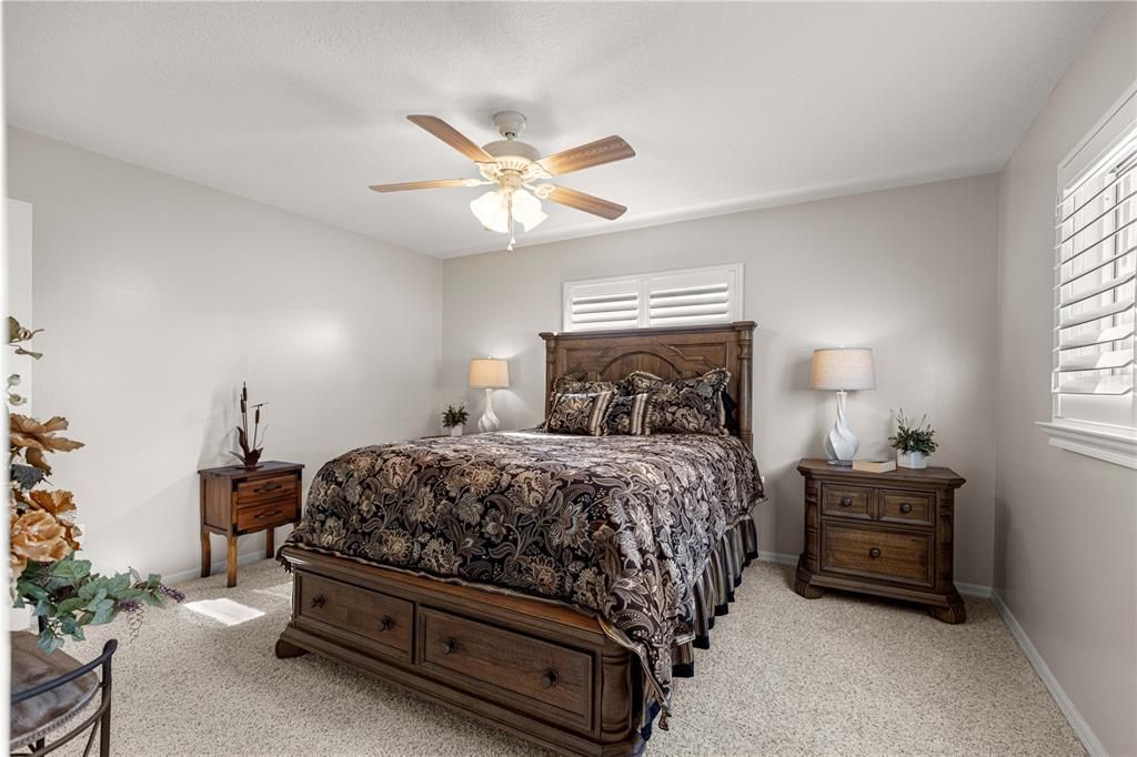 For Sale: $259,900 (2 beds, 2 baths, 1390 Square Feet)