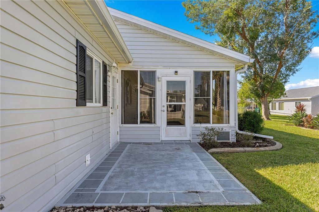 For Sale: $259,900 (2 beds, 2 baths, 1390 Square Feet)