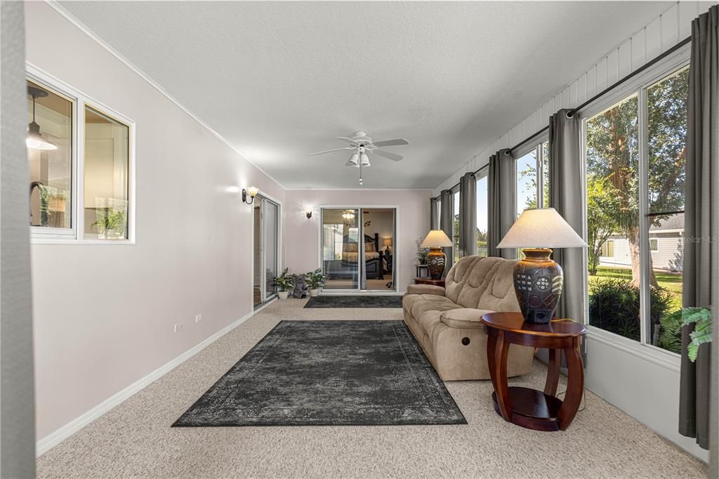 For Sale: $259,900 (2 beds, 2 baths, 1390 Square Feet)