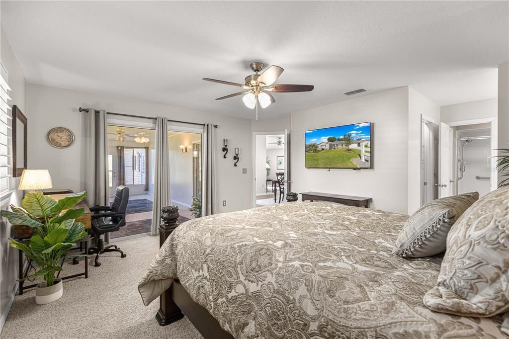 For Sale: $259,900 (2 beds, 2 baths, 1390 Square Feet)