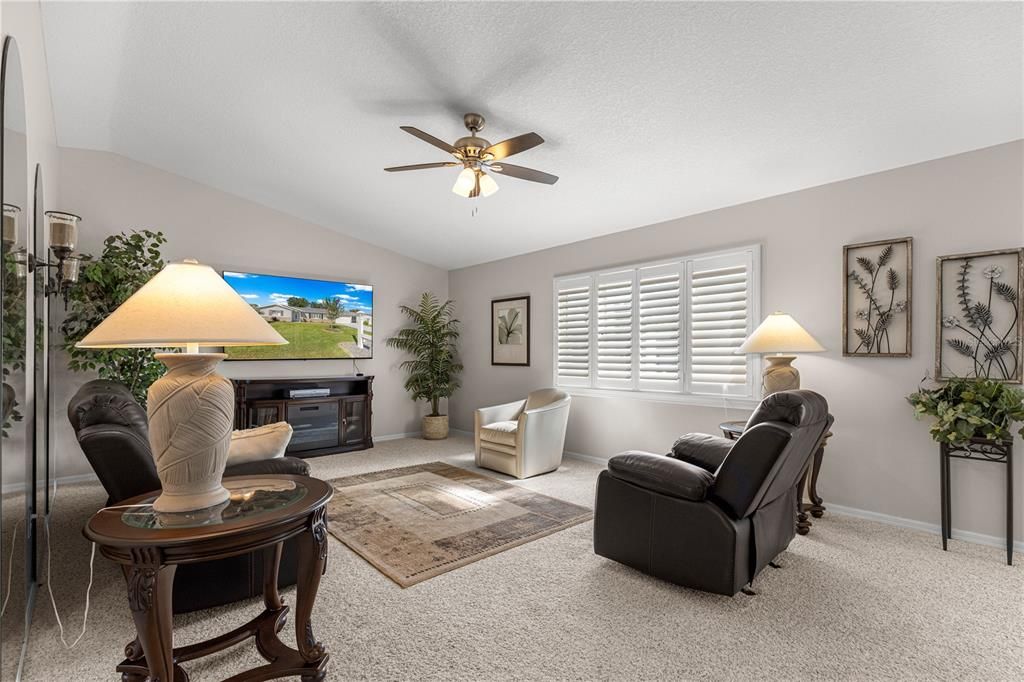 For Sale: $259,900 (2 beds, 2 baths, 1390 Square Feet)