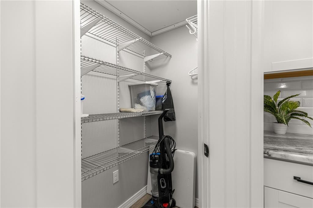 For Sale: $259,900 (2 beds, 2 baths, 1390 Square Feet)