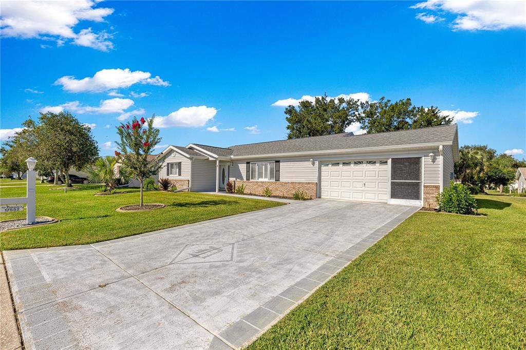 For Sale: $259,900 (2 beds, 2 baths, 1390 Square Feet)