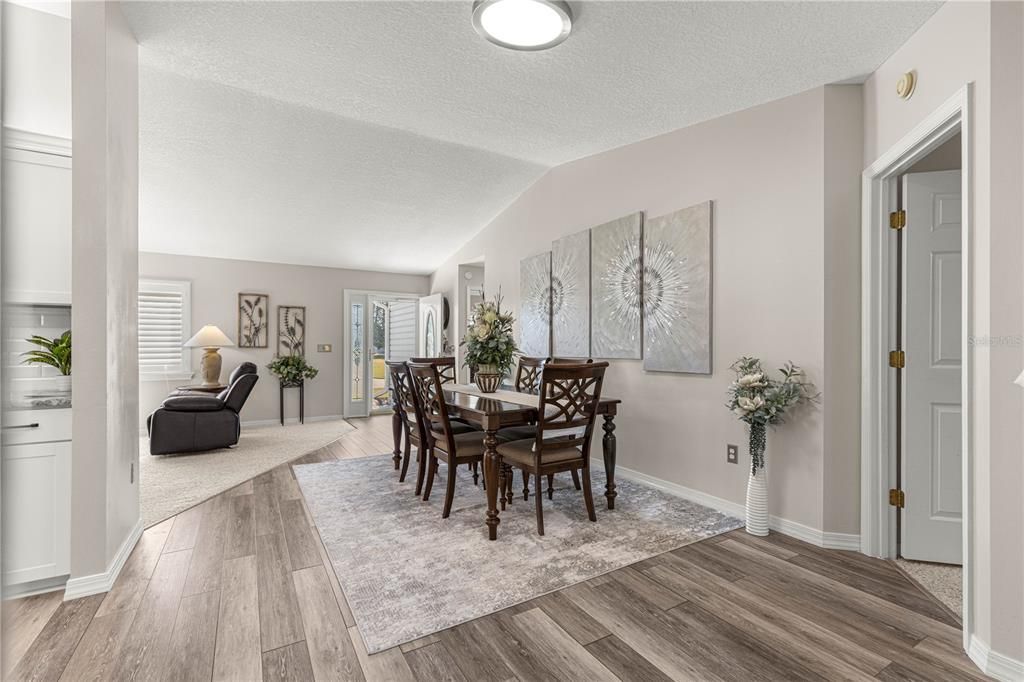 For Sale: $259,900 (2 beds, 2 baths, 1390 Square Feet)