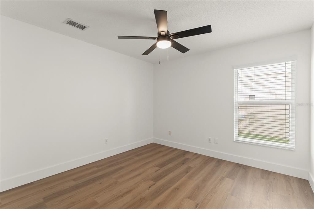 For Rent: $2,800 (4 beds, 2 baths, 1913 Square Feet)