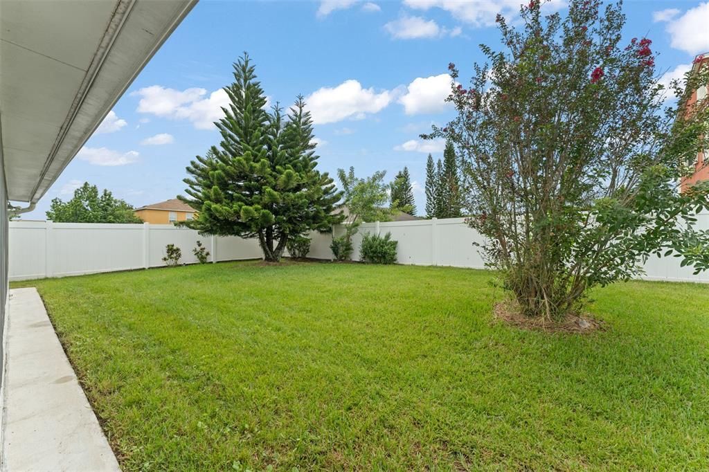 For Rent: $2,800 (4 beds, 2 baths, 1913 Square Feet)